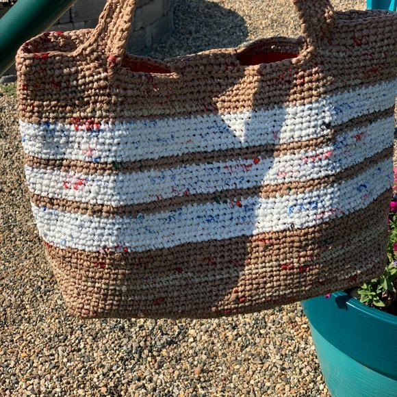 Crochet plarn tote bag.  Handmade from recycled retail plastic bags. - Picture 2 of 4